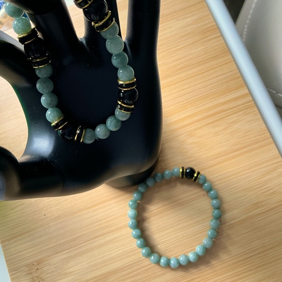 Burmese Jade and onyx Bracelets - Picture 3 of 3